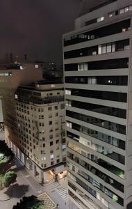 Studio Premium no Centro em frente ao Metrô e VLT