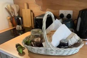 Little Rissington pets Parking Sleeps 2