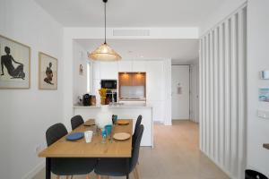 Apartment with terrace, parking, pool and A C - Horus 1