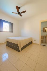 Casa Grande com piscina e churrasqueira a 400m da praia