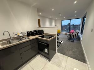 Near hospital and city workstay parking & balcony