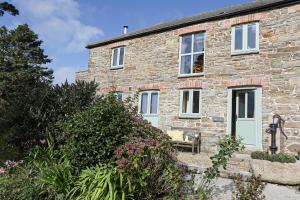 Trotters barn conversion on edge of Mount Hawke