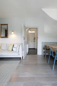 Coastguard Cottage -in an elevated position with fabulous views overlooking Portloe