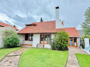 Casa con Pileta, Parrilla y Jardín x10