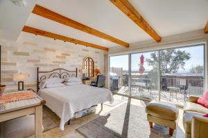 Hike and Explore Dtwn Tucson! Relaxing Solo Escape