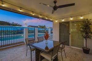 3 BD retreat w. free heated pool