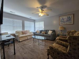 3BR Pawleys Island Condo Near Beach Sleeps 8
