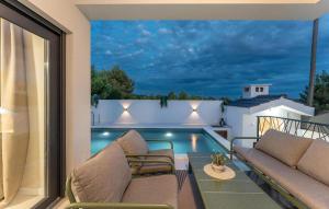 Nice Home In Sveti Petar With Private Swimming Pool, Can Be Inside Or Outside