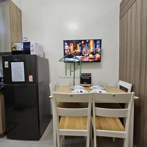 1BR Pool View Balcony Near MOA Shore 2 Tower 1