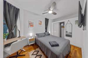 Suite Double Room with shared bathroom in Times Square