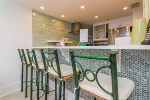 One Seagrove Place 1302