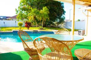 4 Bedroom Private Pool House - 5 Mi to Convention Center & 7 Mi to Disney