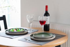 Designer Apartment - Central Luton