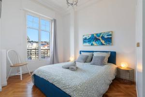 Charmant 2 pieces dans le carre d or