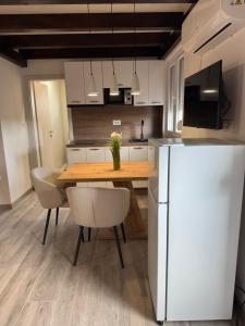 Studio apartman Cornelia s bazenom i jakuzijem