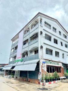 อมรรัตน์Room