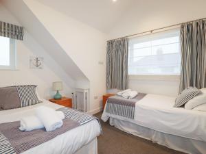 Fistral Palms 2