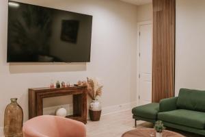 New Charming Home On Ocean Springs Mardi Gras Rte