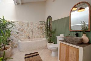 Villa Sobramesa Seminyak with pool, butler & parking