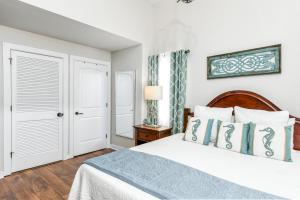 Romantic Getaway - hot tub - pool - fitness -5317