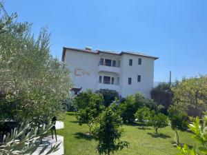 Xhulias Holiday Villa