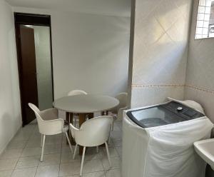 Amplo apto 4 quartos a 100m da praia 2 vagas