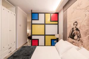 Lyrica - Your Home at the Opera!