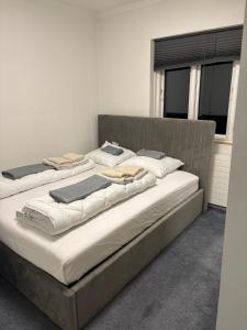 Spacious & Cozy home with open kitchen lounge