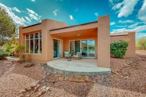 NEW! Relaxing Red Rock Retreat | Patios & Views