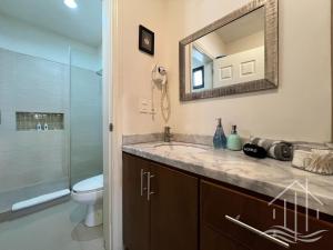 Promo-2BR-Luxe Dept-1 Min Walk to Beach-Sleeps 6