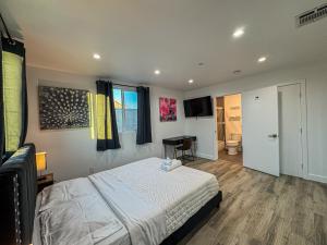 4BR Townhouse in Mid City -CR1