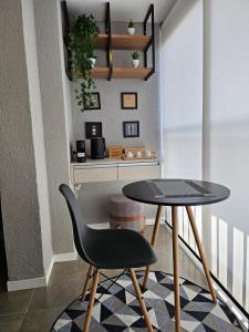 Studio 08 moderno no Campo Belo próximo a Berrini, Metrô e Aeroporto