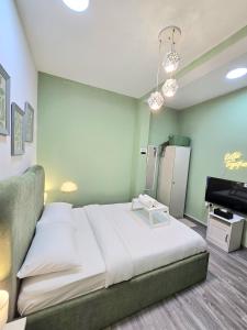 Green Zen Studio Metro 15 mins walk away