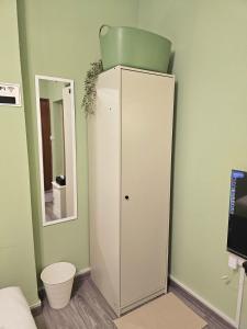 Green Zen Studio Metro 15 mins walk away