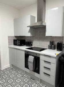 Spacious 5-BR Home | Ideal for Contractors