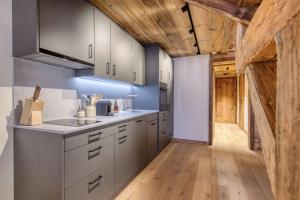 Central High-End Duplexes w Sauna and Stove