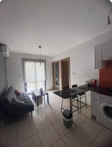 Cozy 1 bedroom apartment close to the beach