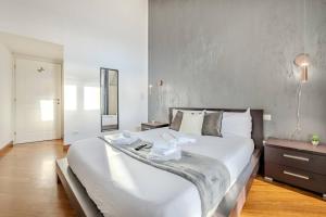 Aquarium Luxury Loft 1 - Exclusive Waterfront View