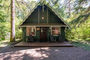 Fog & Fern Hideaway at Mount Rainier