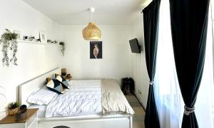 Zen Studio with Free Private Parking