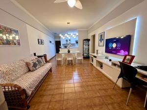 Apartamento Tombo 2 quartos mobiliado