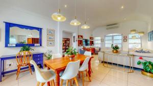 Rose Cottage in Caribbean Estate