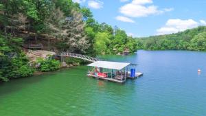 Echo Point - Pet-Friendly! Cozy Cabin Located Near Duncan Bridge Marina!