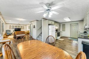 A Frame Of Mind - Close To Smith Lake Park And Cullman
