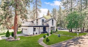 The Affordable Family Fun House- Ping Pong, Pool Table, Darts