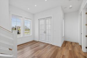 Sunny Shores 300 SEA