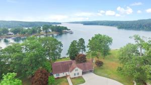 Butler Branch Point - Located On A Private Point! Pet-Friendly!