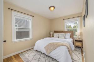 Tribe and Vibe In Downtown CDA Modern Comfort And Fun For You And Your Crew, Just Steps From Downtown