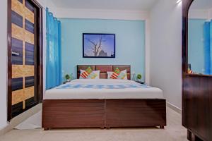 Super OYO Townhouse Saket Residency 1 Delhi