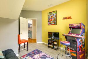 Poolside Lounge and Theme Park Fun Davenport Home